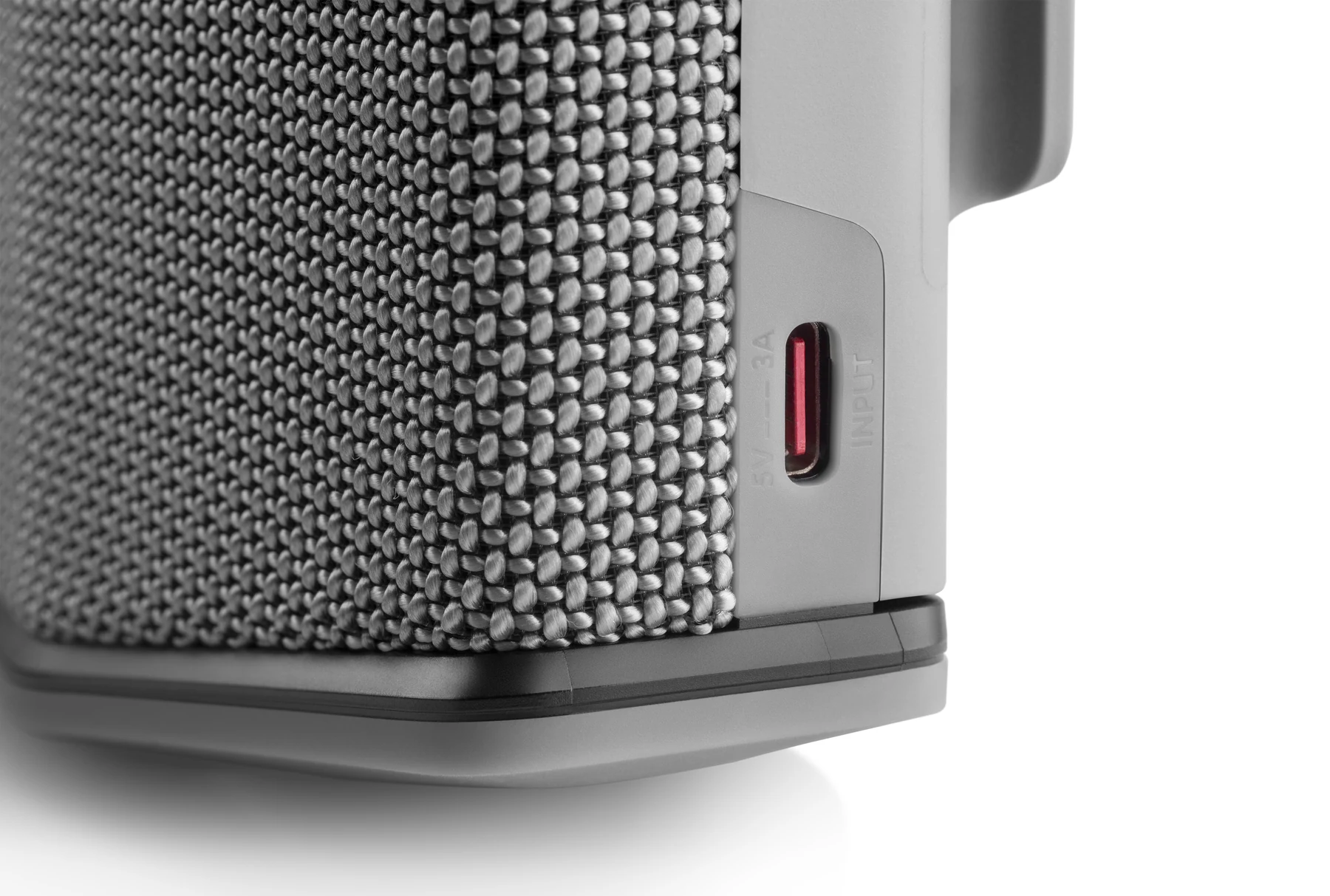 Teufel ROCKSTER GO 2 in offiziellen Detail- und Stereoaufnahmen