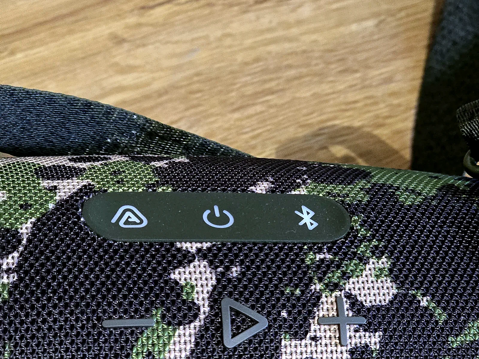 Bedienfeld des JBL Xtreme 4 aus unserem Bestand