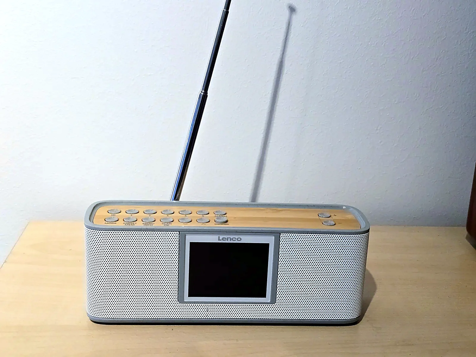 Lenco PDR-046GY aus unserem Bestand